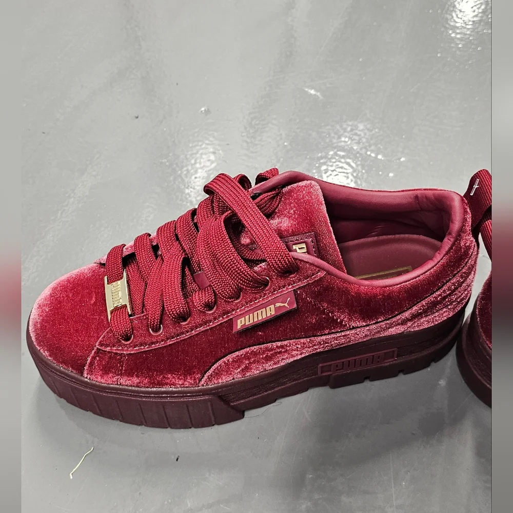 PUMA Mayze Velvet Tibetan Red Platform Sneakers Sz 7 Like New